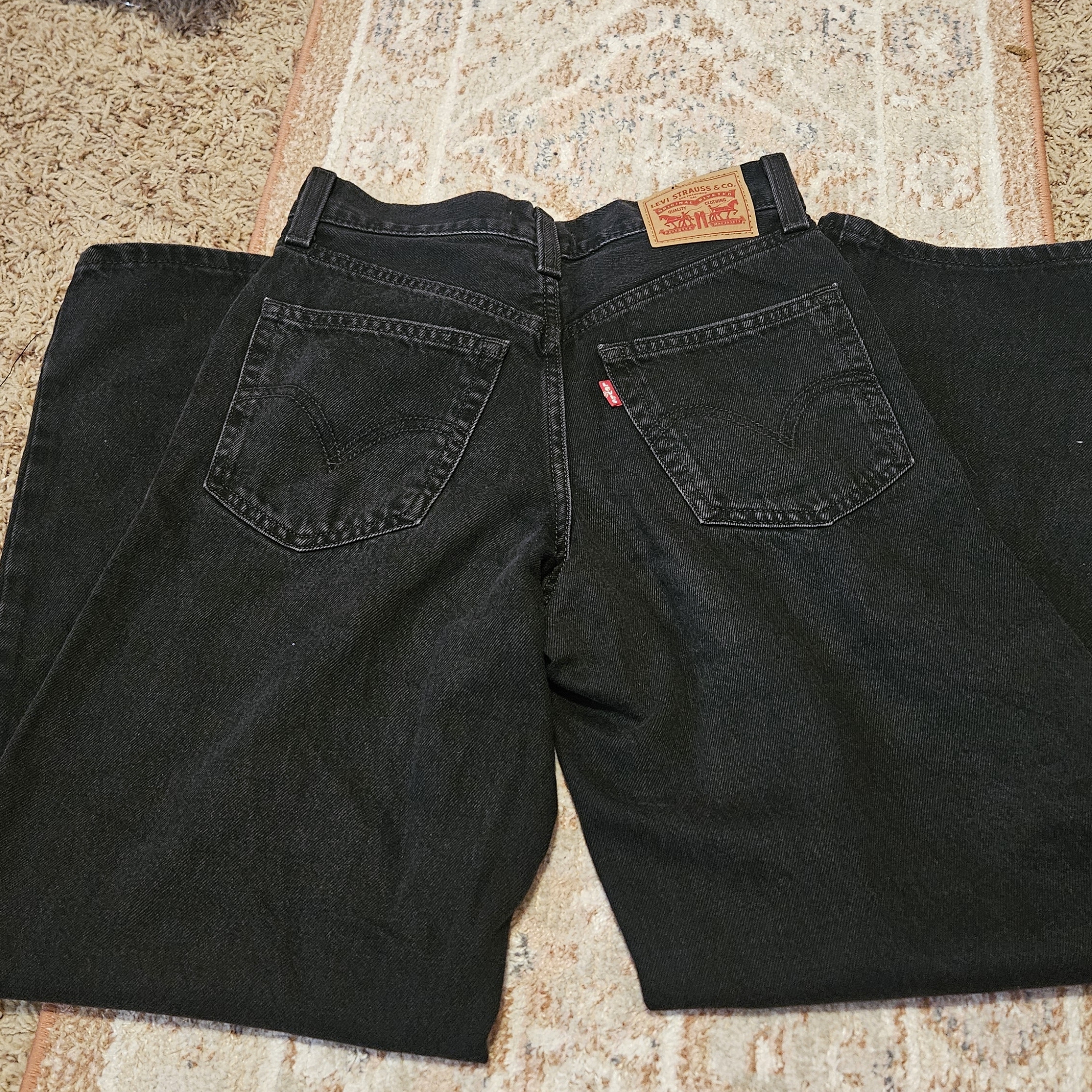 Levi's Womens's Relaxed Fit Black Jeans